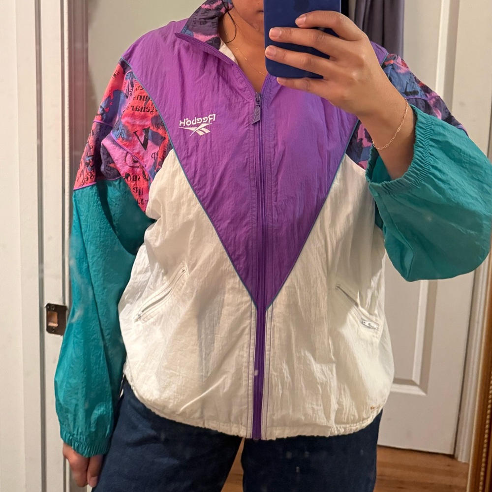 Cute vintage retro Reebok windbreaker